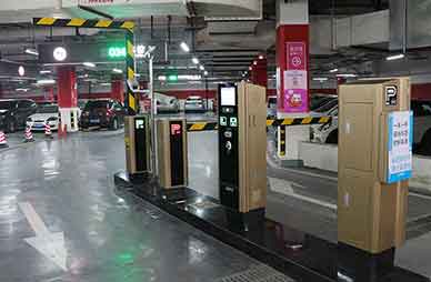 成都银泰城停车场系统案例 - 中出网-智能出入口门户